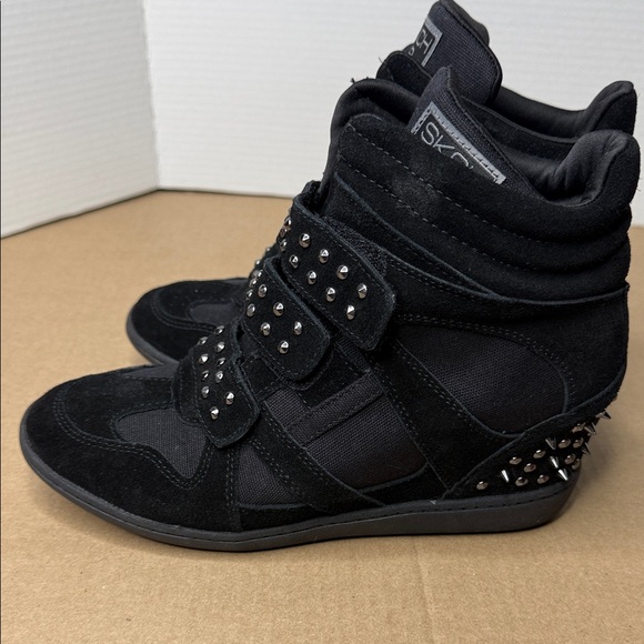 Skechers Black High-Top Sneakers with Studded Straps - Picture 4 of 5